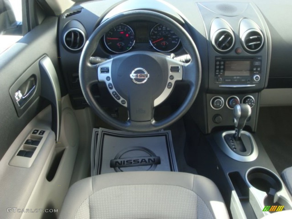 2011 Rogue SV AWD - Silver Ice Metallic / Gray photo #12