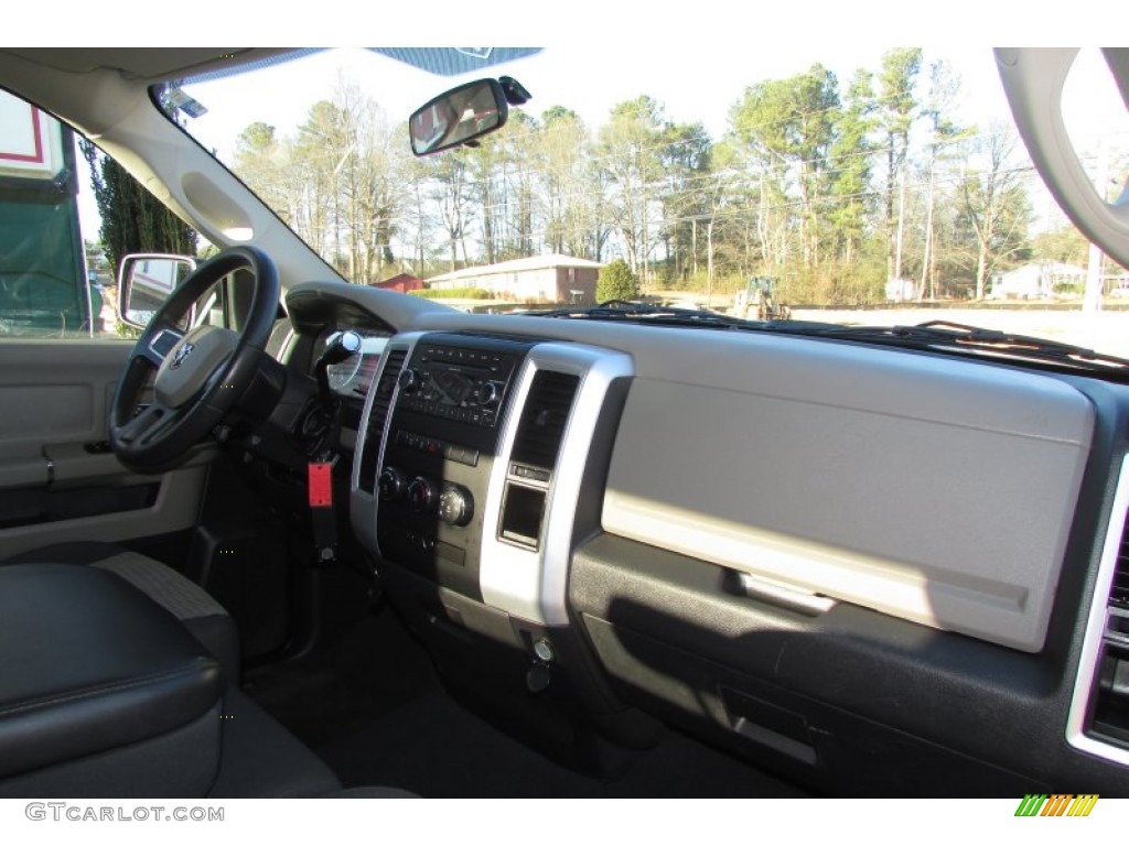 2011 Ram 1500 SLT Quad Cab - Bright White / Dark Slate Gray/Medium Graystone photo #46