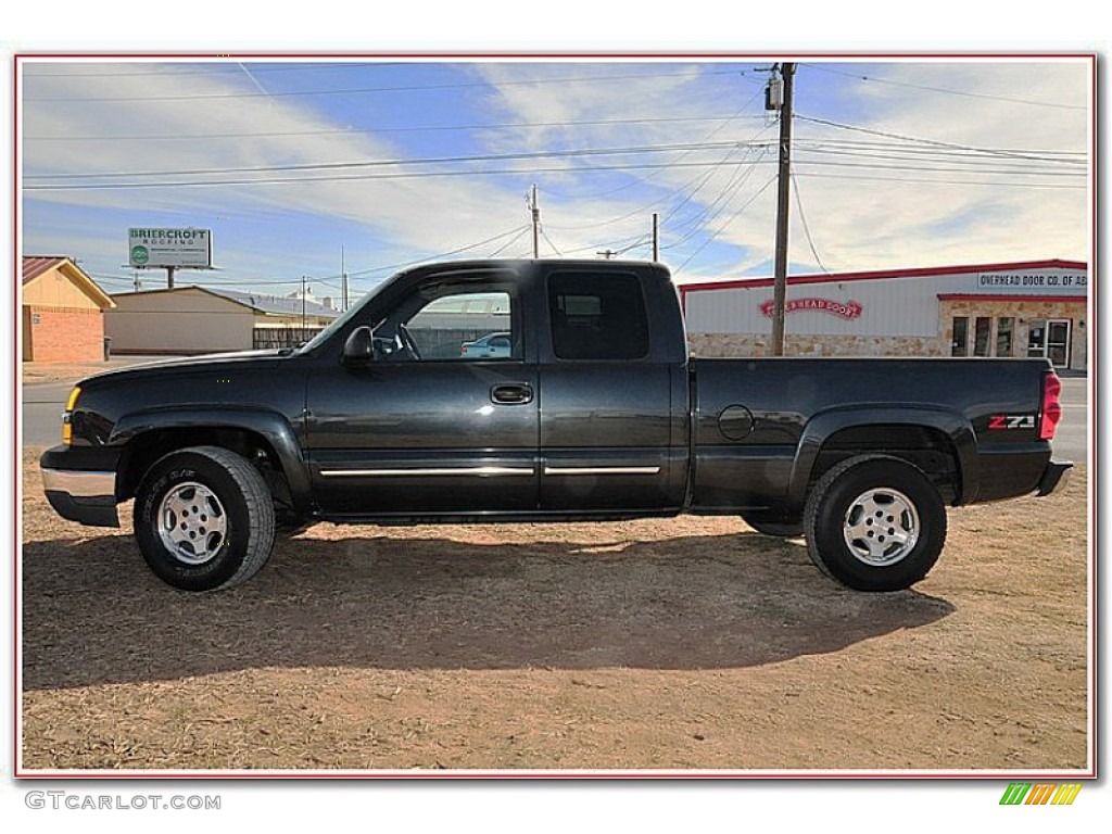 2004 Silverado 1500 LS Extended Cab 4x4 - Dark Gray Metallic / Medium Gray photo #2