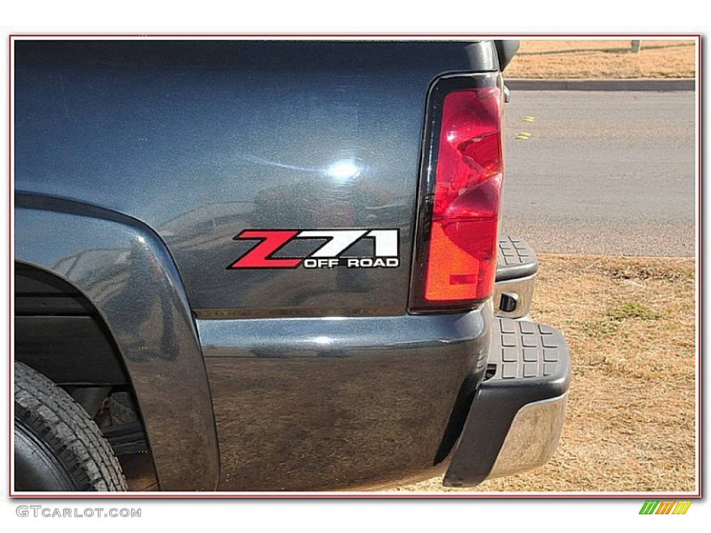 2004 Silverado 1500 LS Extended Cab 4x4 - Dark Gray Metallic / Medium Gray photo #3