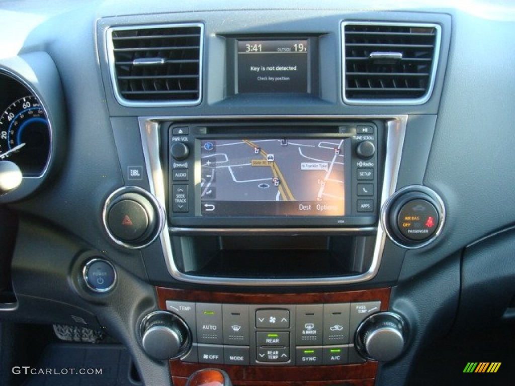 2013 Toyota Highlander Hybrid Limited 4WD Controls Photo #90053005
