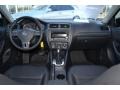 Black - Jetta SE Sedan Photo No. 14
