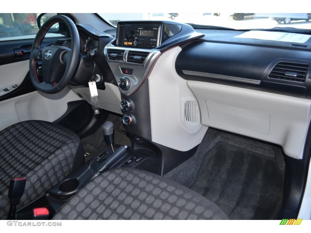 2013 Scion iQ Standard iQ Model Dashboard Photos