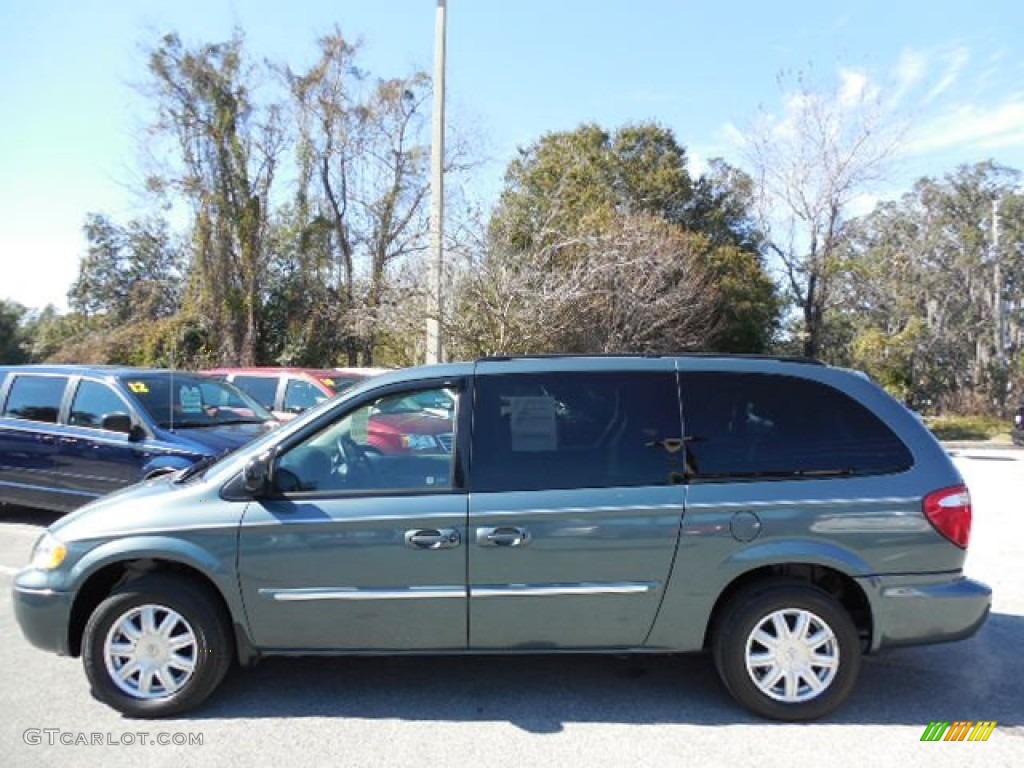 Magnesium Pearl 2006 Chrysler Town & Country Touring Exterior Photo #90057109