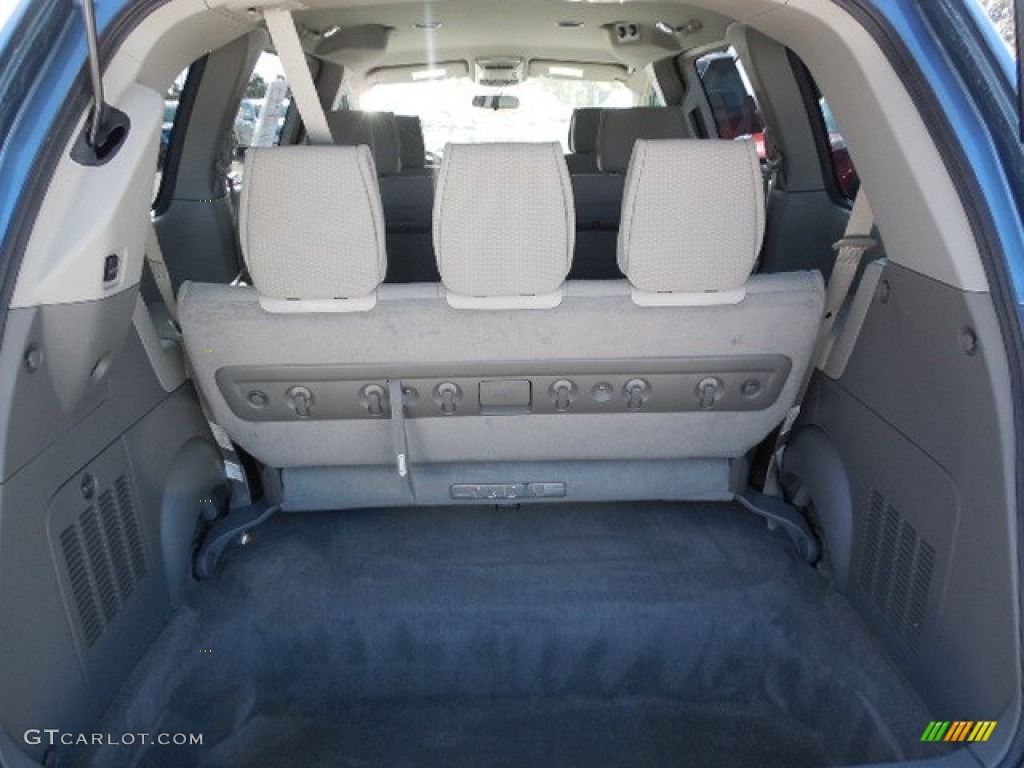 2009 Nissan Quest 3.5 S Trunk Photos