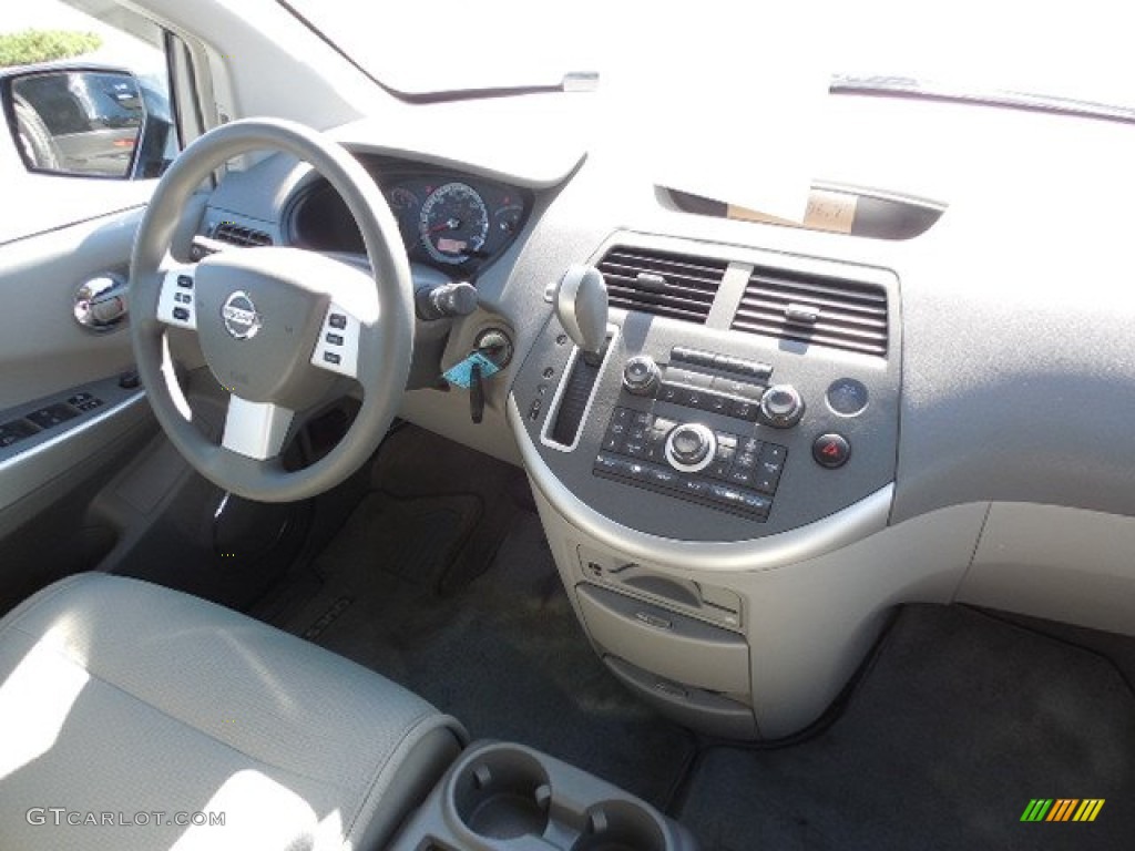 2009 Nissan Quest 3.5 S Dashboard Photos