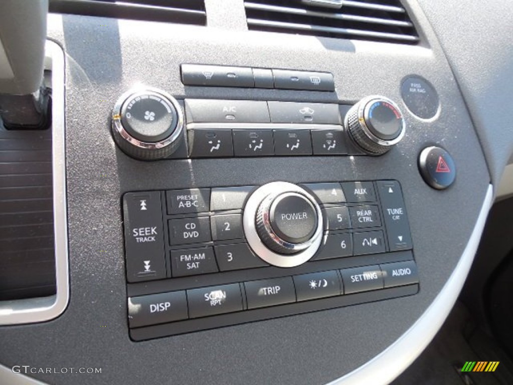 2009 Nissan Quest 3.5 S Controls Photos