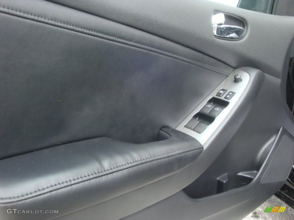 2011 Altima 2.5 SL - Super Black / Charcoal photo #23