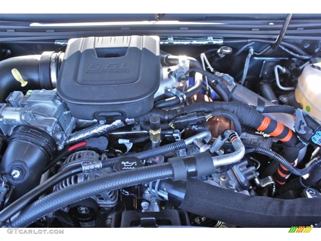 2014 Chevrolet Silverado 2500HD LTZ Crew Cab 4x4 Engine Photos