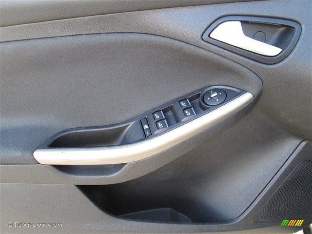 2012 Focus SEL 5-Door - Sterling Grey Metallic / Charcoal Black photo #13