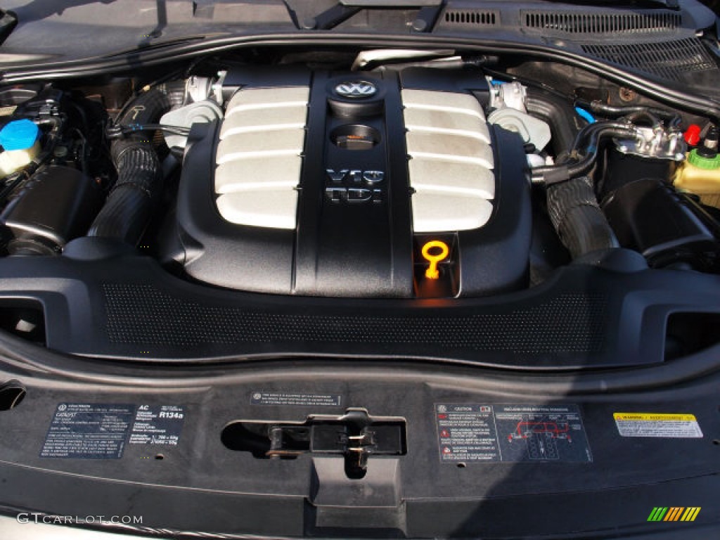 2006 Volkswagen Touareg V10 TDI Engine Photos