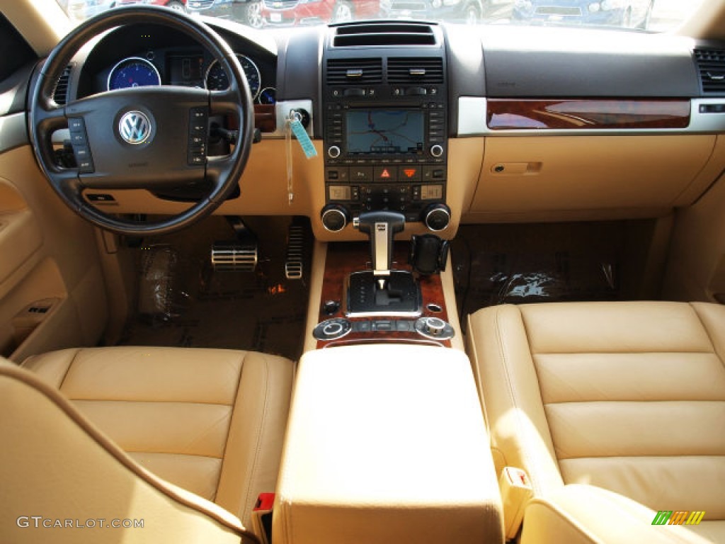 2006 Volkswagen Touareg V10 TDI Dashboard Photos