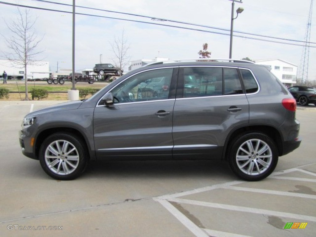 Pepper Gray Metallic 2012 Volkswagen Tiguan SE Exterior Photo #90068670