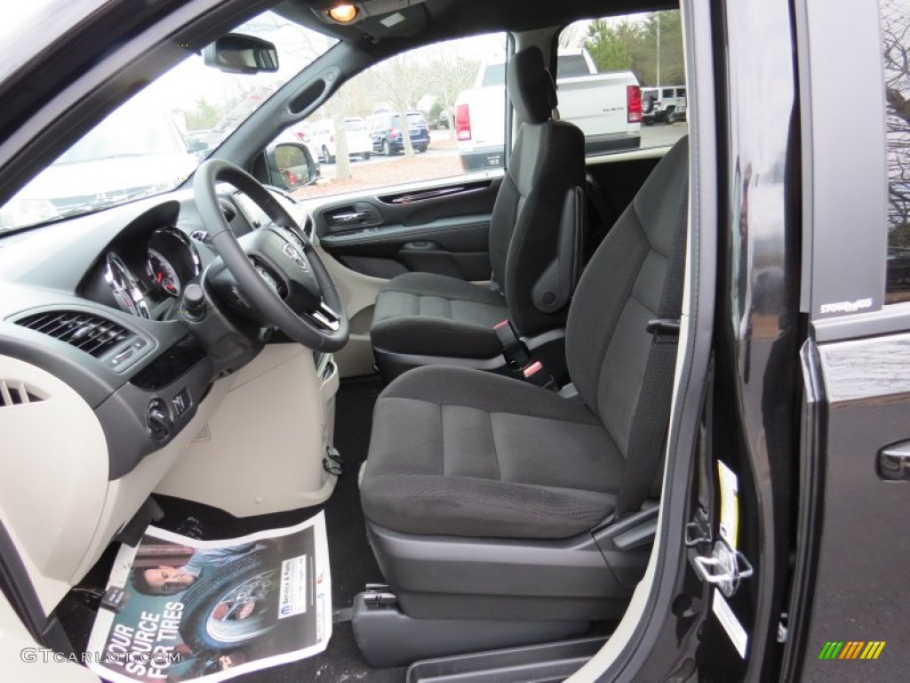 2014 Dodge Grand Caravan SE 30th Anniversary Edition Front Seat Photo #90070050