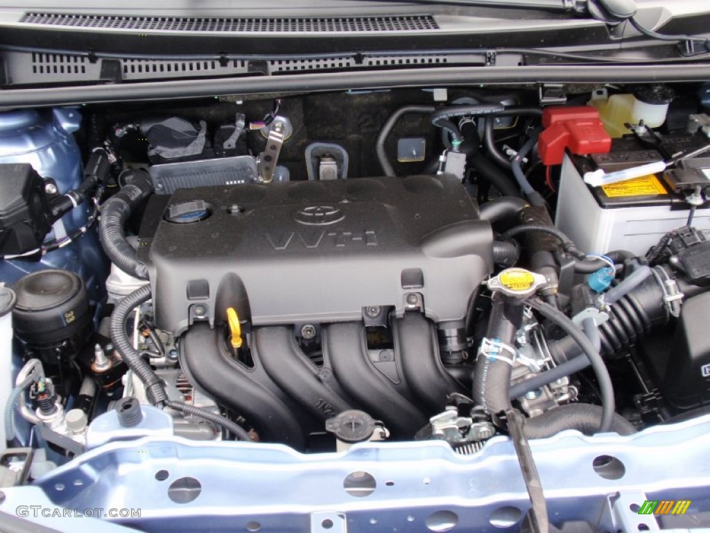 2014 Toyota Yaris SE 5 Door Engine Photos
