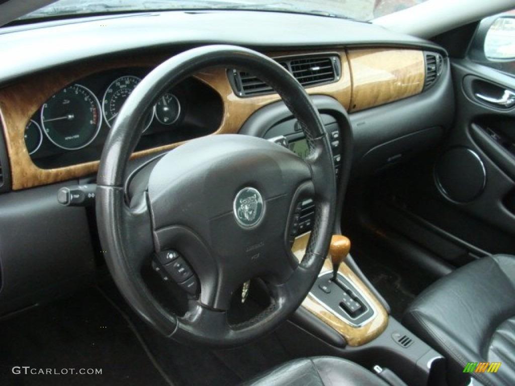 Charcoal Interior 2002 Jaguar X-Type 3.0 Photo #90079213
