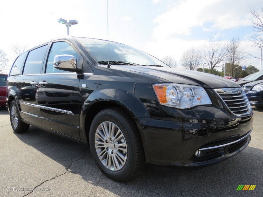 2014 Town & Country Touring-L - Brilliant Black Crystal Pearl / Black/Light Graystone photo #4