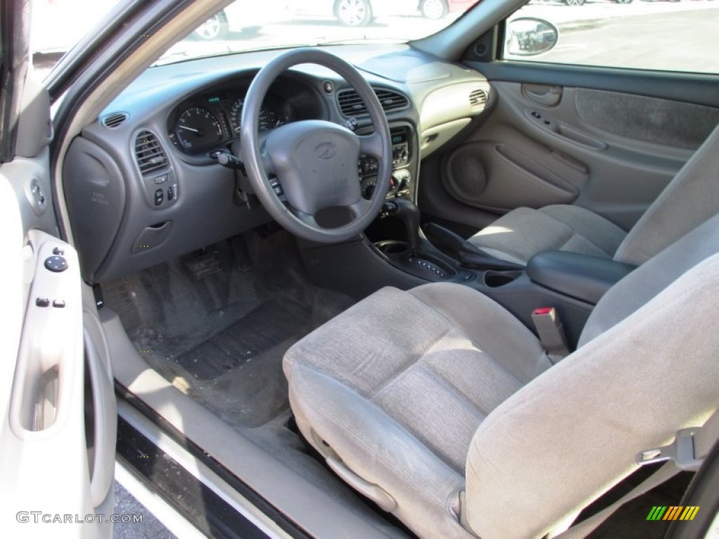 Pewter Interior 2002 Oldsmobile Alero GL Coupe Photo #90081816