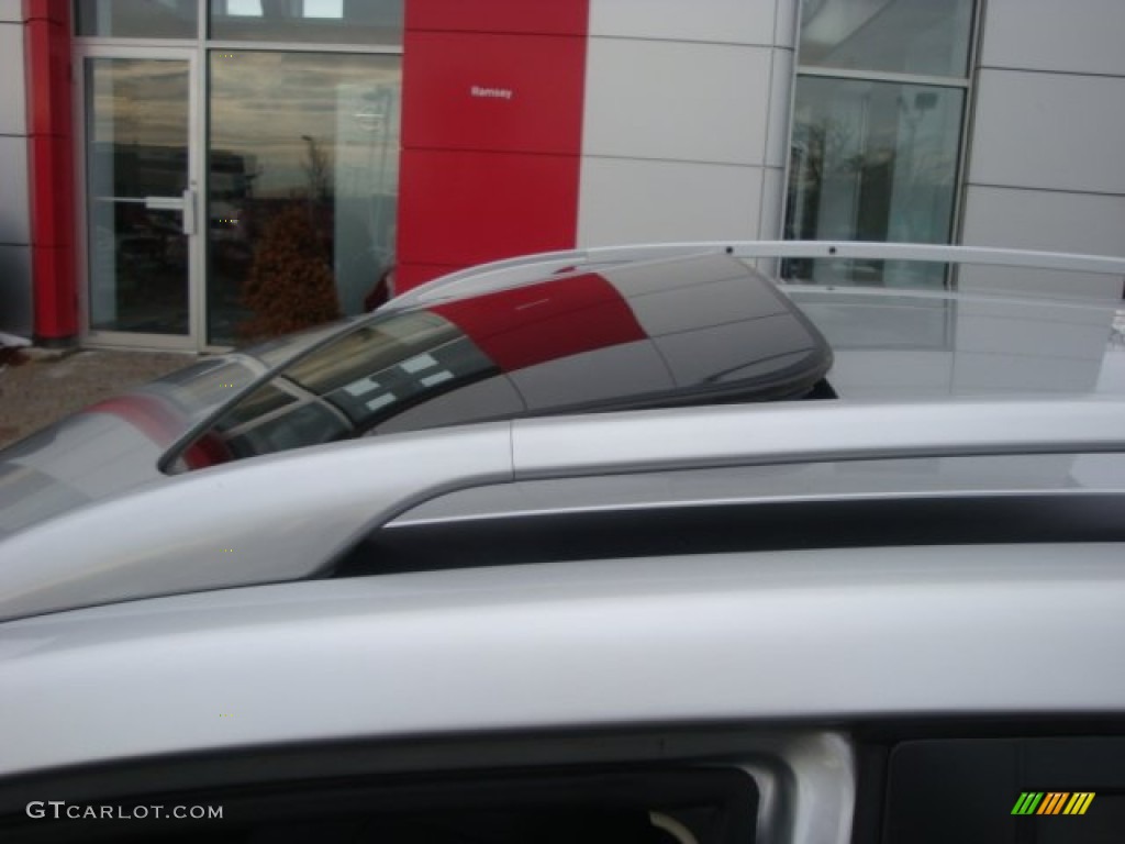 2011 Rogue S AWD - Silver Ice Metallic / Black photo #4