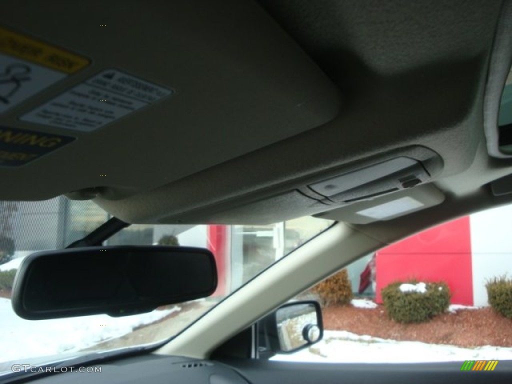 2011 Rogue S AWD - Silver Ice Metallic / Black photo #19