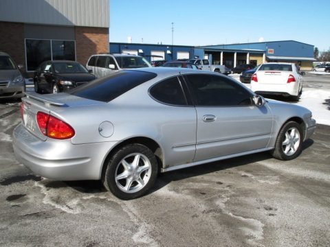 2002 Oldsmobile Alero GL Coupe Data, Info and Specs