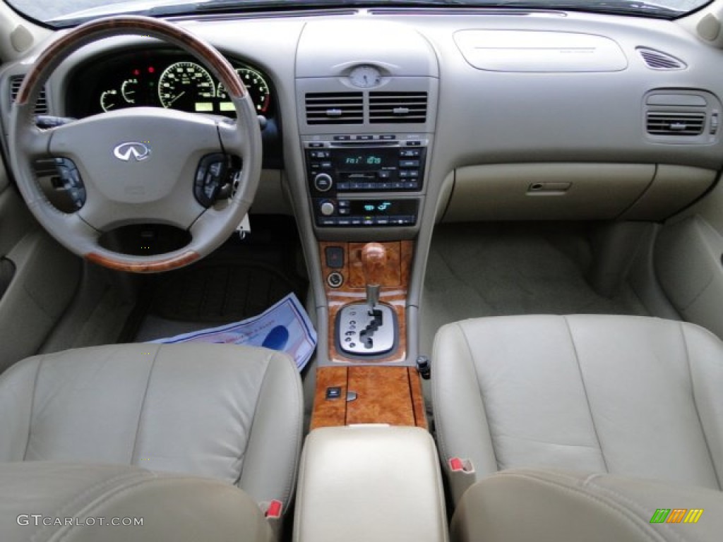 2003 Infiniti I 35 Willow Dashboard Photo #90082506