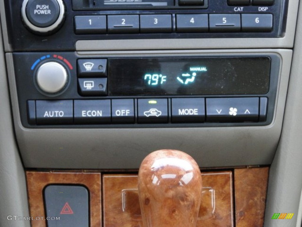 2003 Infiniti I 35 Controls Photos