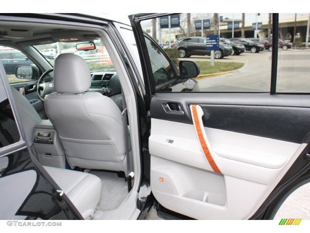 2010 Highlander Limited - Black / Ash photo #14