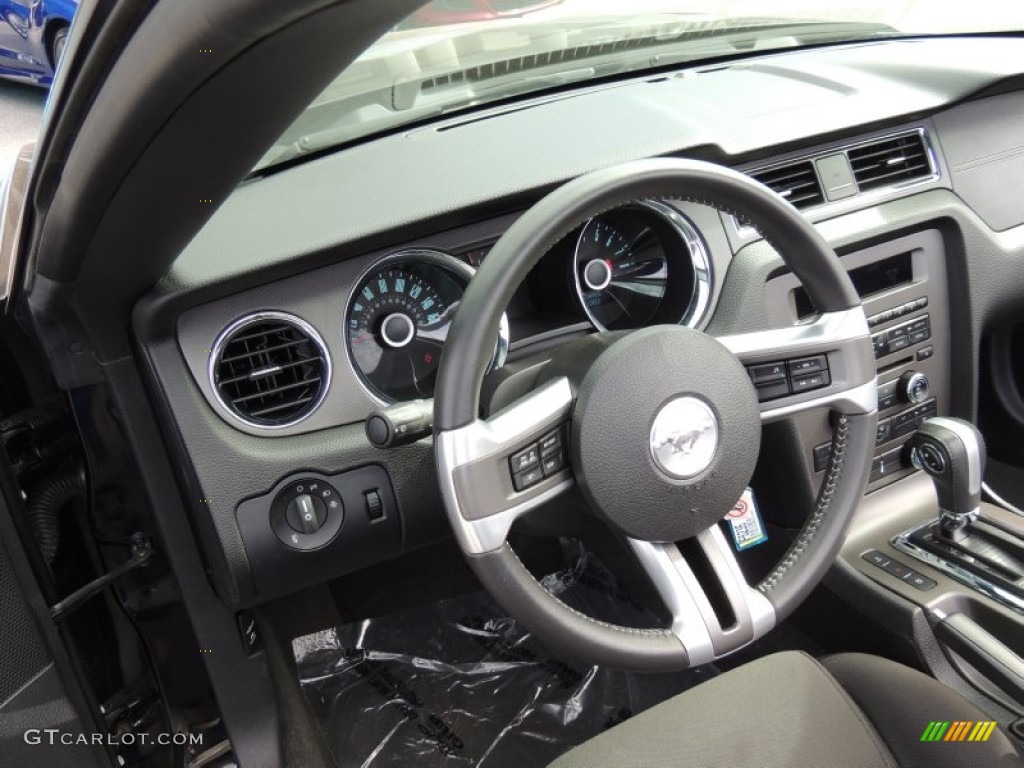 2014 Ford Mustang GT Convertible Charcoal Black Dashboard Photo #90085893