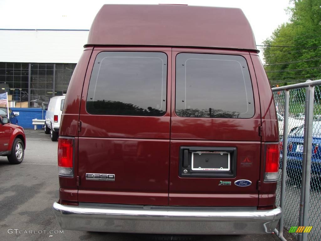2009 E Series Van E350 Super Duty XLT Passenger - Royal Red Metallic / Medium Flint photo #4