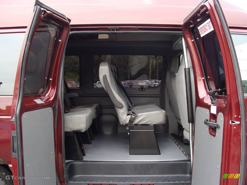 2009 E Series Van E350 Super Duty XLT Passenger - Royal Red Metallic / Medium Flint photo #6