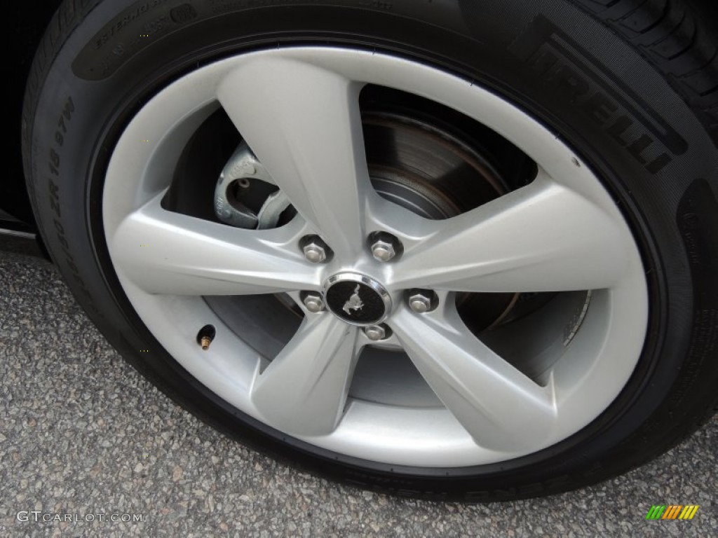 2014 Ford Mustang GT Convertible Wheel Photos