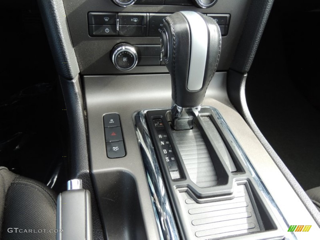 2014 Ford Mustang GT Convertible Transmission Photos