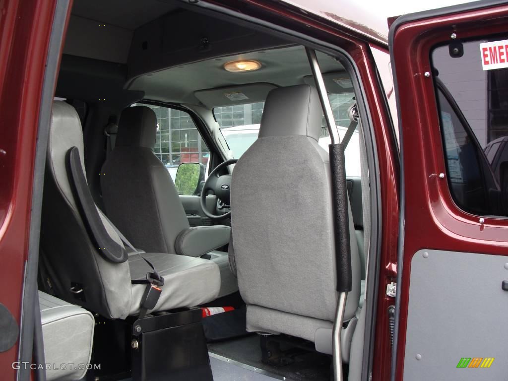 2009 E Series Van E350 Super Duty XLT Passenger - Royal Red Metallic / Medium Flint photo #10