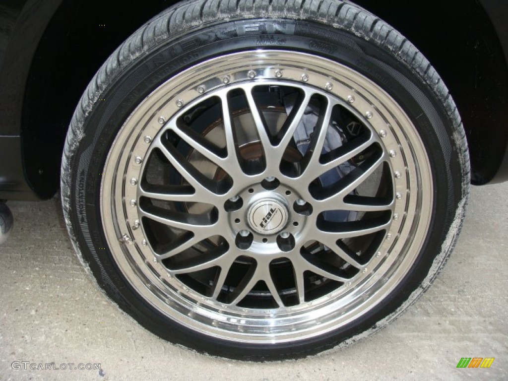 2006 Volkswagen Touareg V8 Custom Wheels Photos