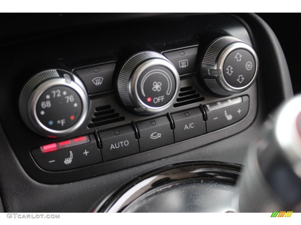 2014 Audi R8 Spyder V10 Controls Photo #90088275