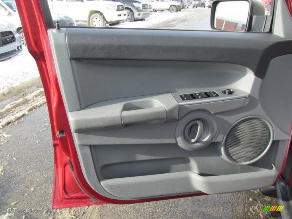 2006 Commander 4x4 - Inferno Red Pearl / Medium Slate Gray photo #11