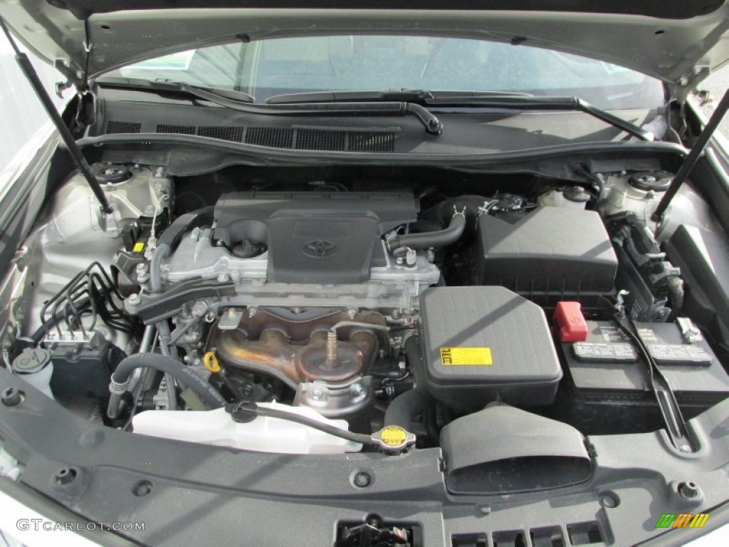 2013 Toyota Camry LE Engine Photos