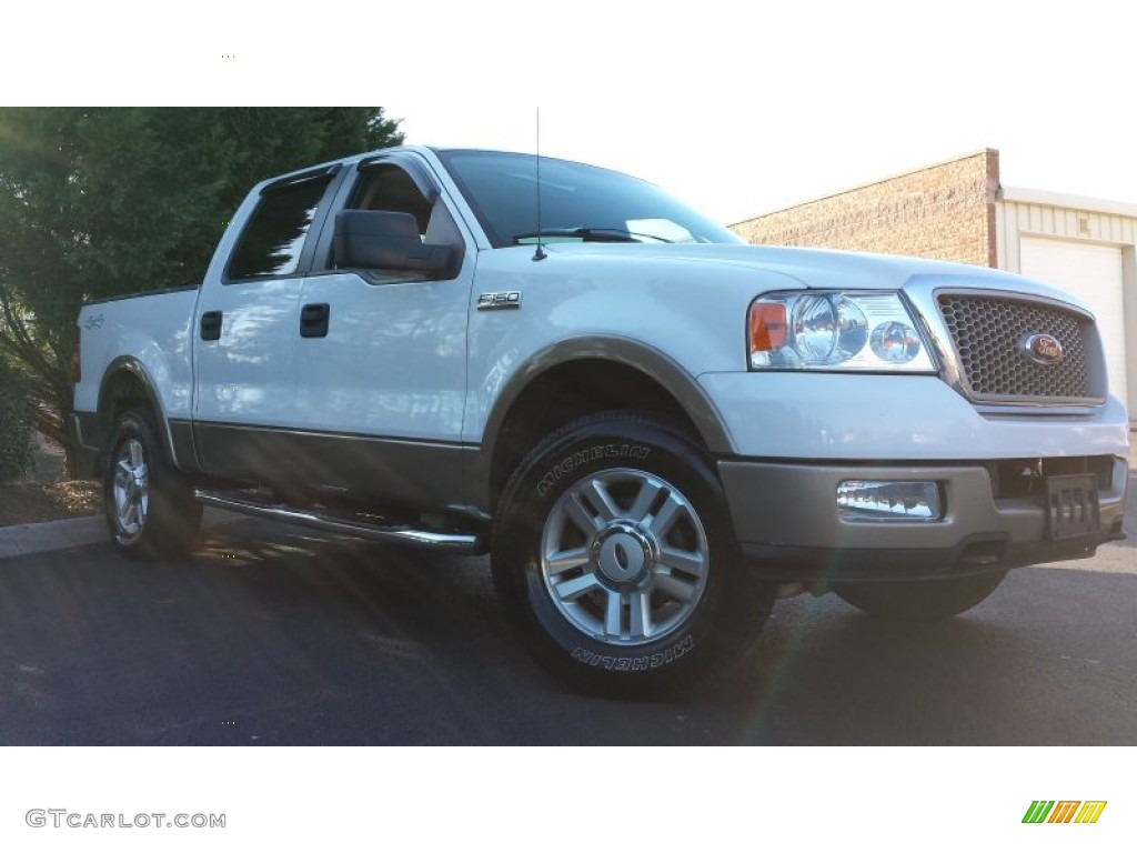 2004 F150 Lariat SuperCrew 4x4 - Oxford White / Tan photo #2