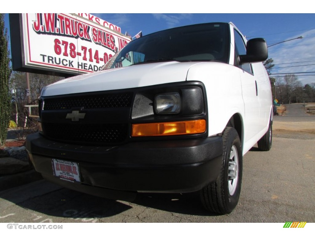 2009 Express 2500 Cargo Van - Summit White / Medium Pewter photo #1
