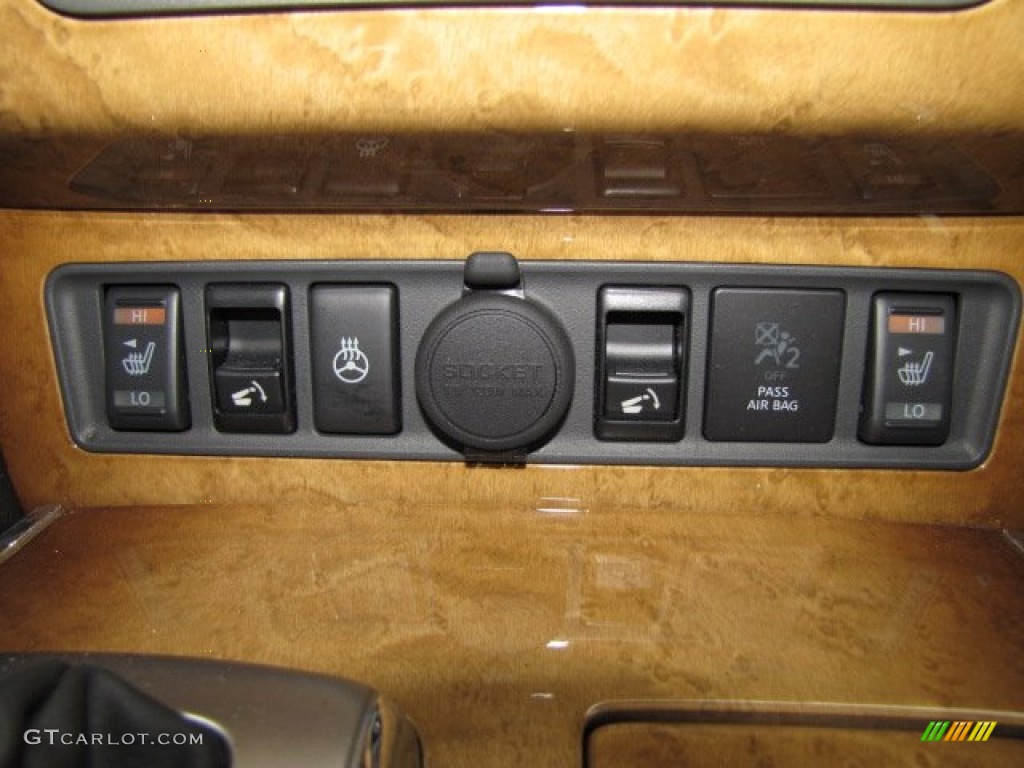 2014 Infiniti QX80 Standard QX80 Model Controls Photo #90097884