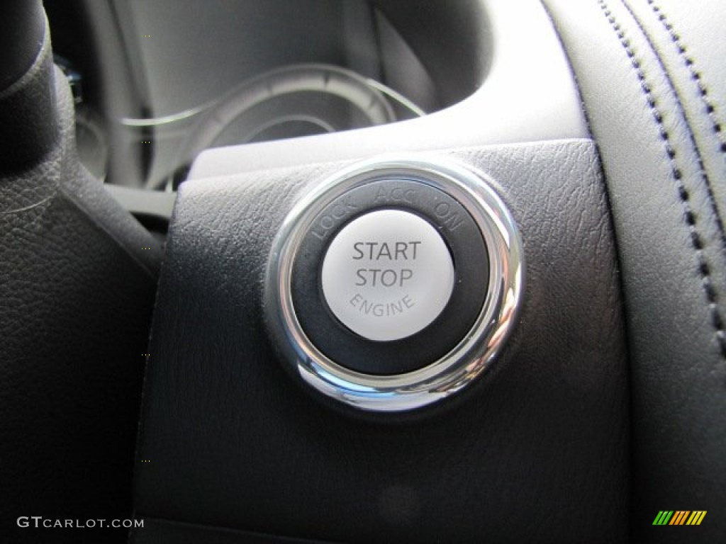 2014 Infiniti QX80 Standard QX80 Model Controls Photo #90097953