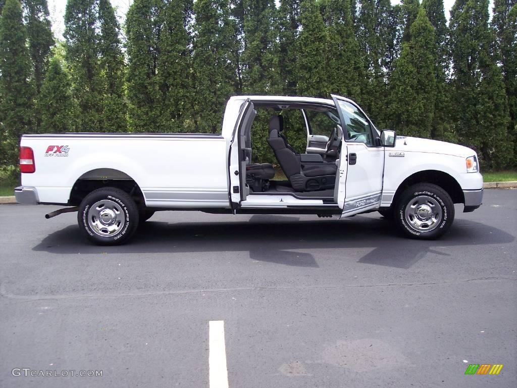 2005 F150 FX4 SuperCab 4x4 - Oxford White / Medium Flint/Dark Flint Grey photo #32