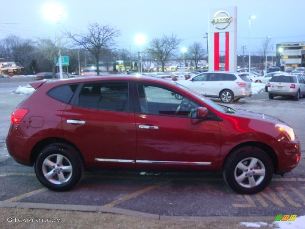 2013 Rogue S AWD - Cayenne Red / Gray photo #4