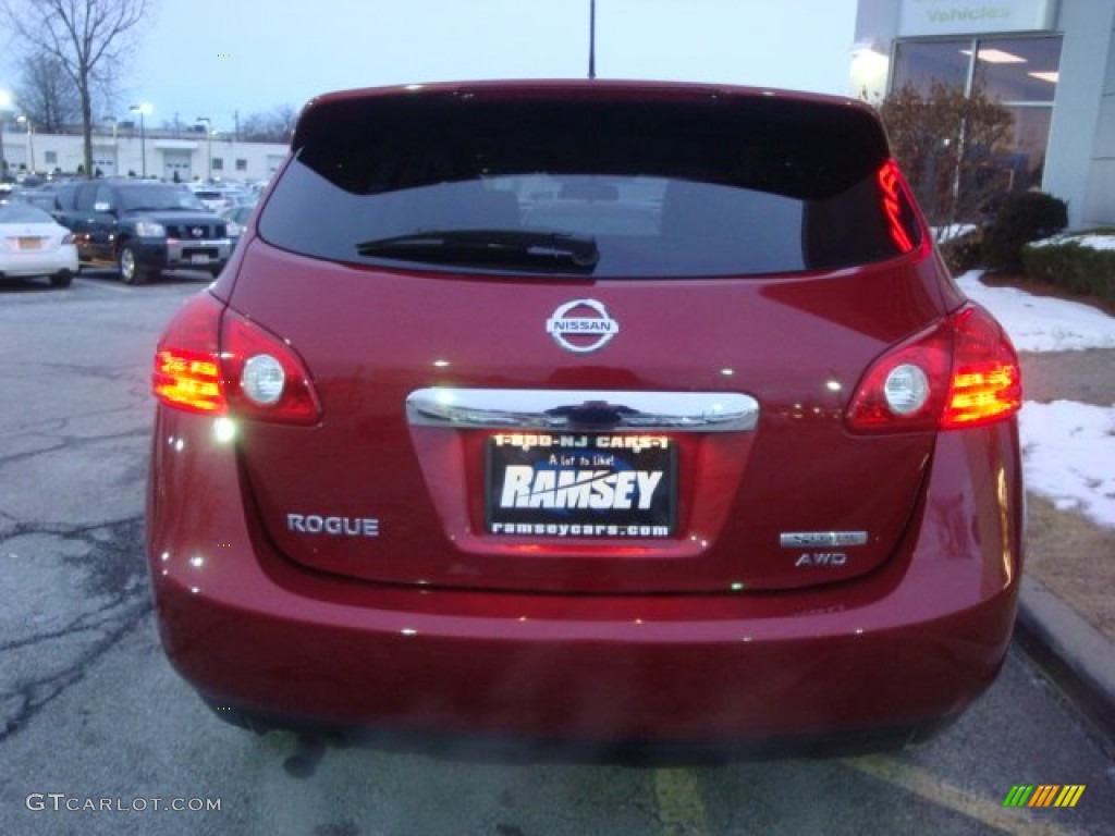 2013 Rogue S AWD - Cayenne Red / Gray photo #6