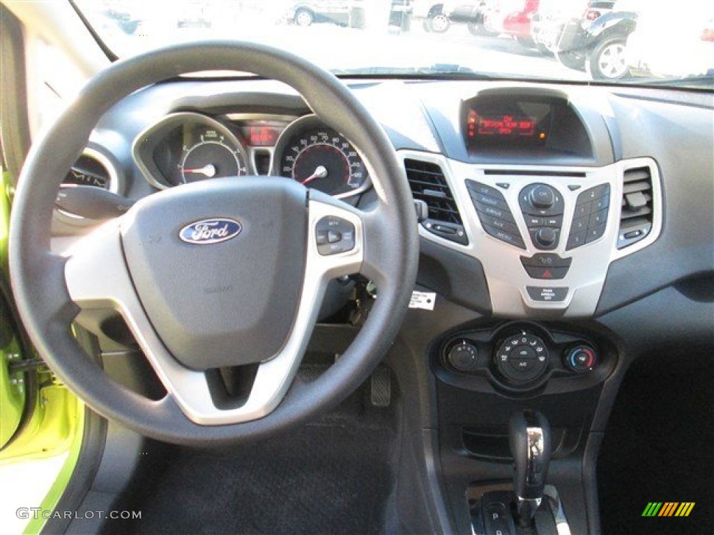 2012 Ford Fiesta SE Hatchback Dashboard Photos