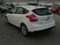 Oxford White - Focus SE 5-Door Photo No. 4