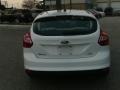 Oxford White - Focus SE 5-Door Photo No. 6