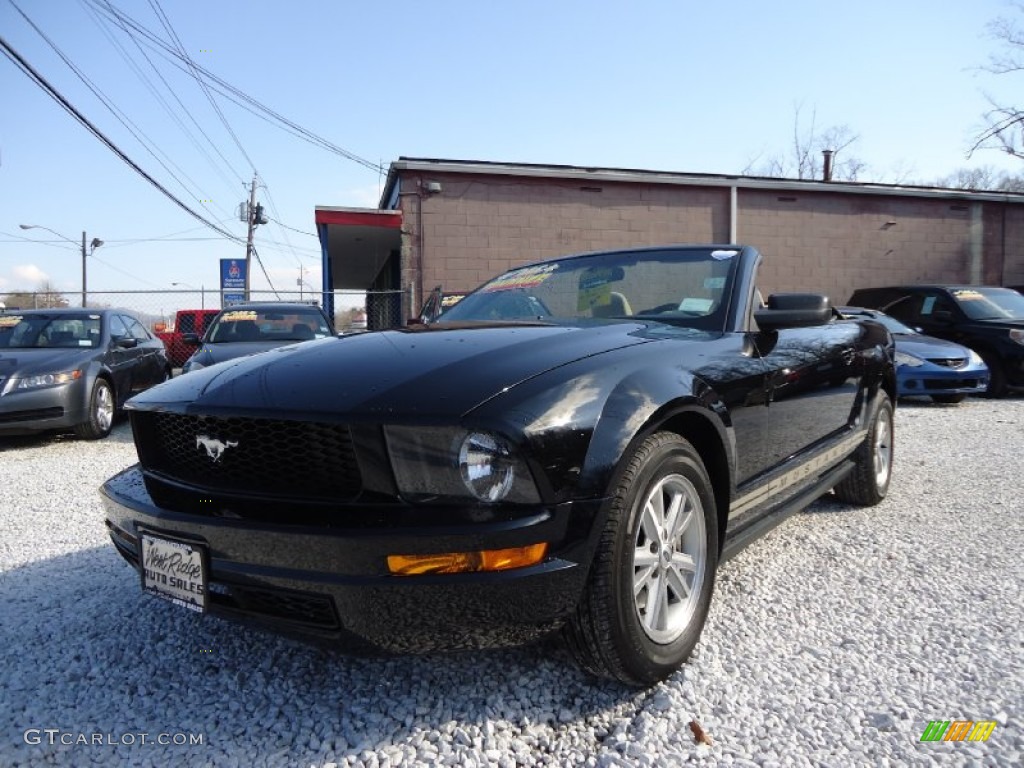 2006 Mustang V6 Premium Convertible - Black / Light Parchment photo #1