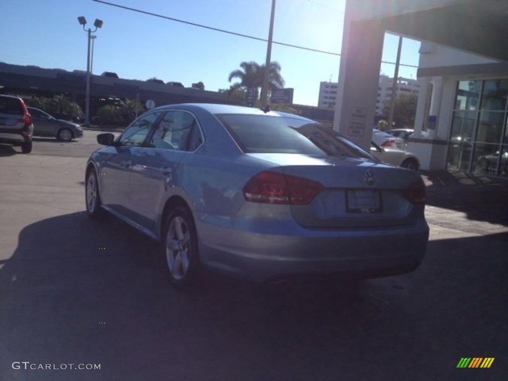 2013 Passat 2.5L SE - Glacier Blue Metallic / Titan Black photo #3